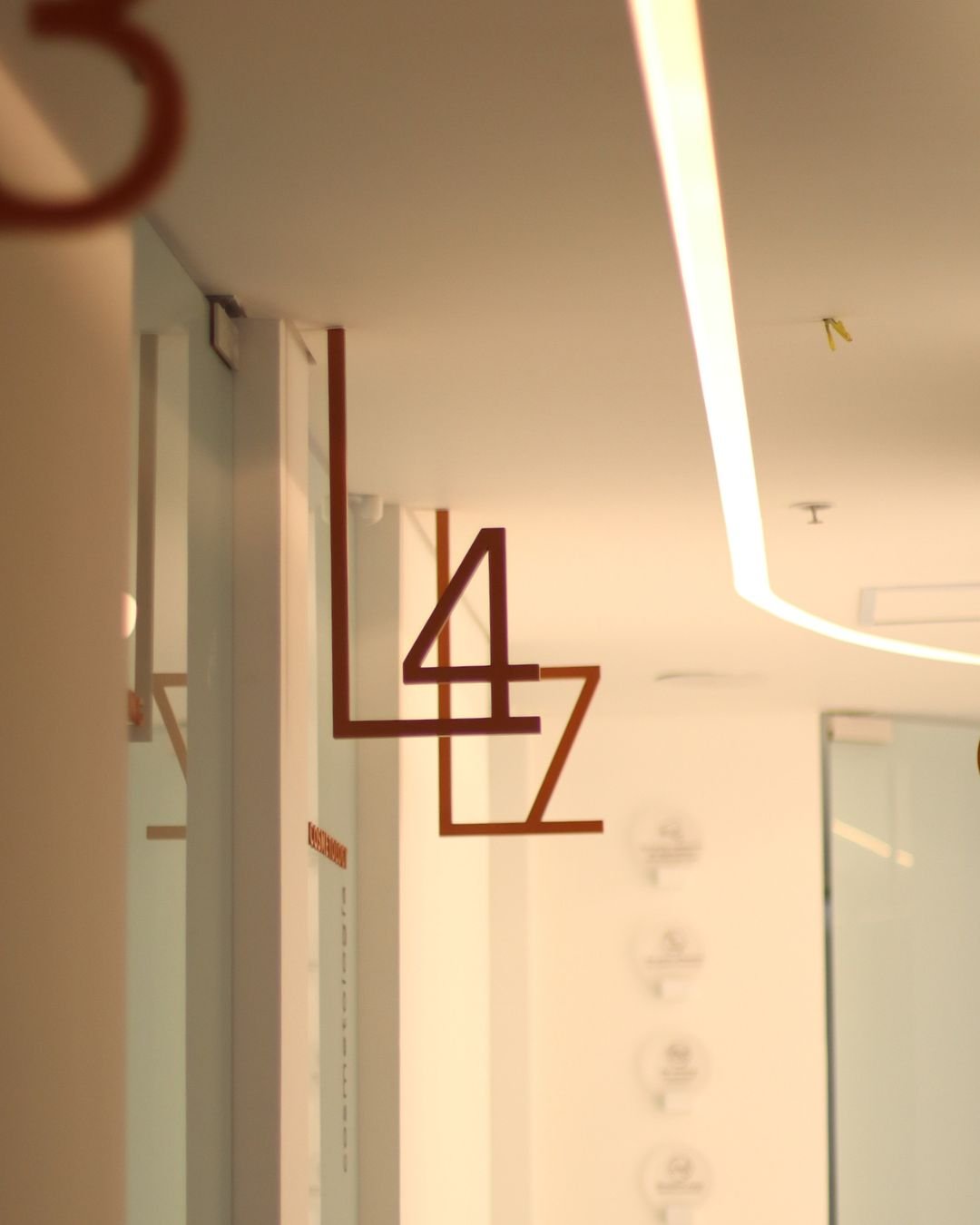 Consultorio del cirujano David Delgado en la Torre Médica Oviedo de Medellín 5